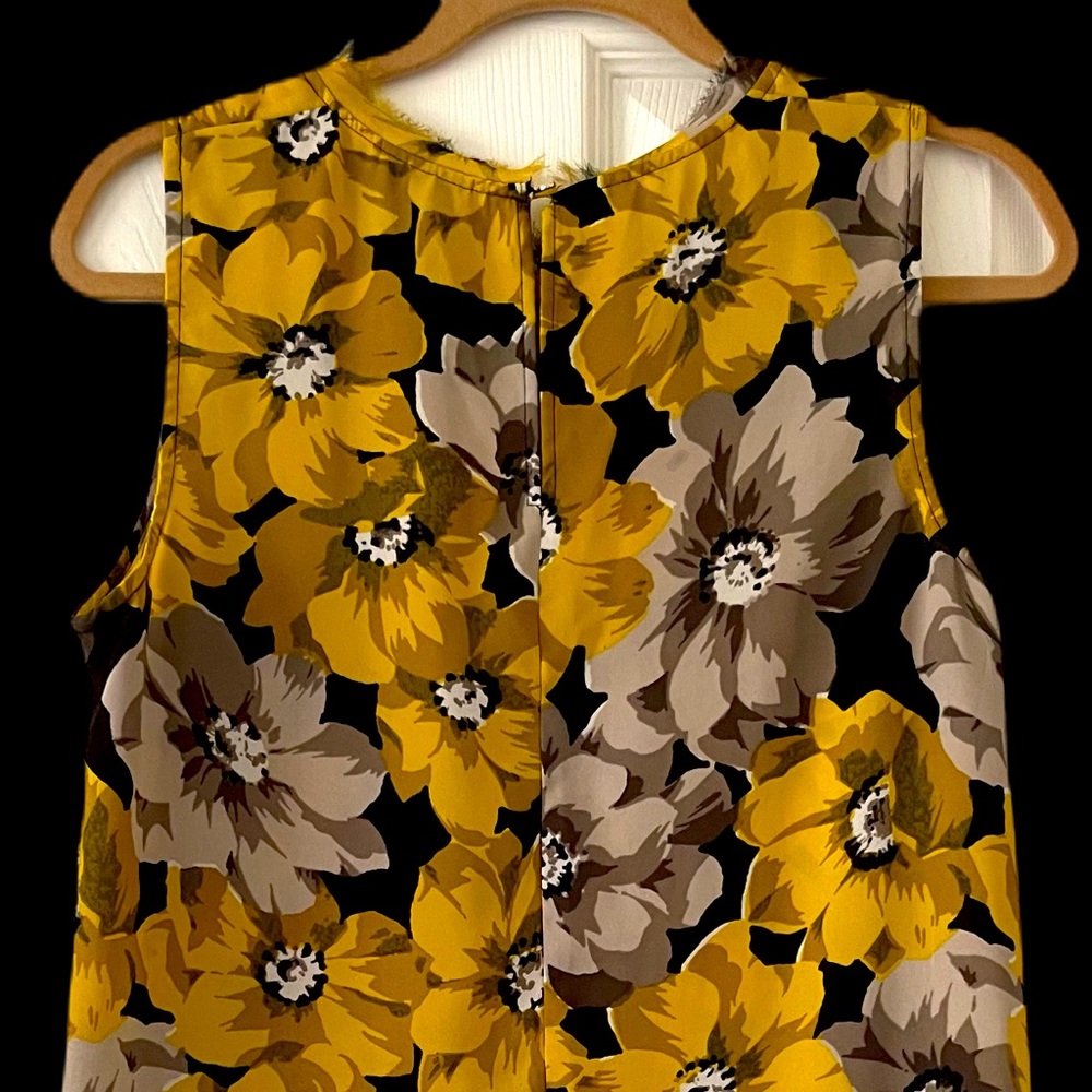 Who What Wear yellow and grey floral sleeveless top